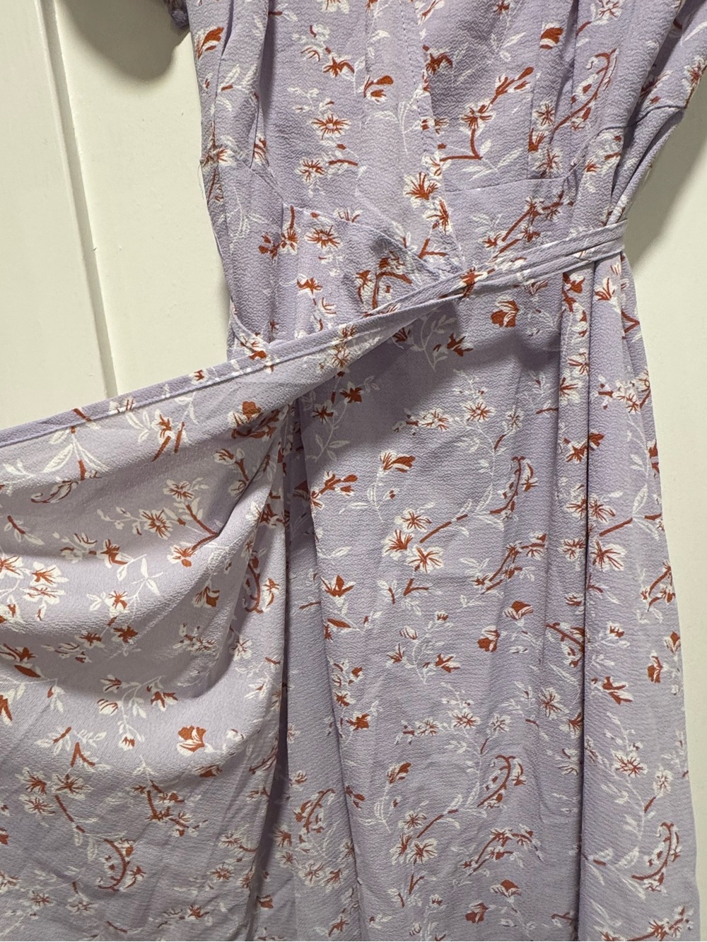 SHEIN Lavender Floral Midi Wrap Dress with Tie Waist - Picture 3 of 5